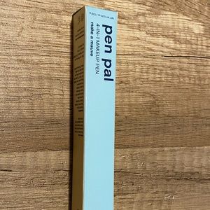 pen pal
4-in-1 makeup pen